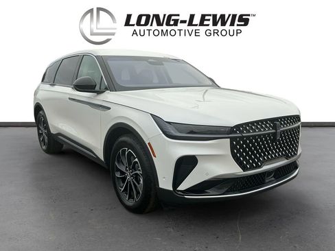 Certified 2024 Lincoln Nautilus Premier image 10