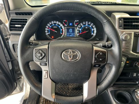 Used 2019 Toyota 4Runner SR5 AWD/4WD image 15