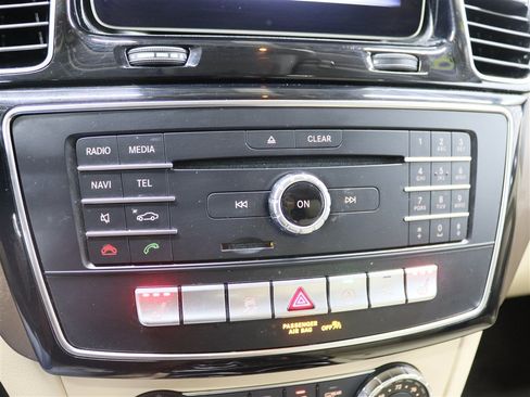 Used 2019 Mercedes-Benz GLE 400 4MATIC image 37