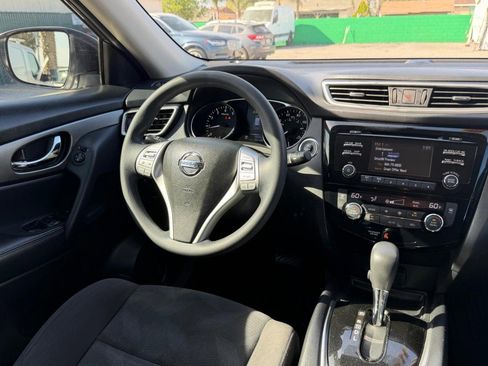 Used 2016 Nissan Rogue SV image 24