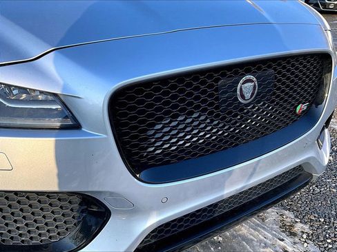 Used 2019 Jaguar F-PACE S image 26