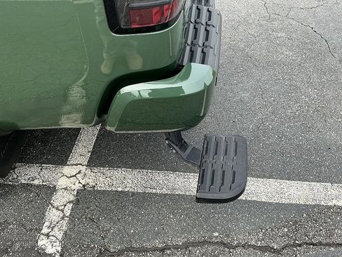 Certified 2025 Nissan Frontier Pro-X image 25