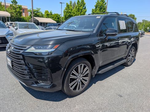 Certified 2025 Lexus LX 600 4WD w/ Appearance Package image 7