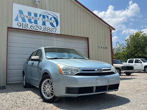 Used 2008 Ford Focus SE image 1