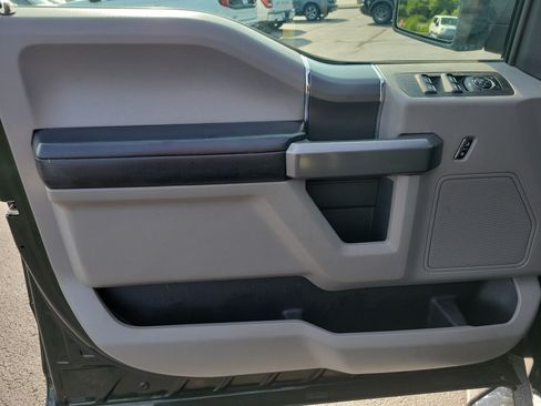 Used 2015 Ford F150 XLT w/ Equipment Group 302A Luxury AWD/4WD image 19
