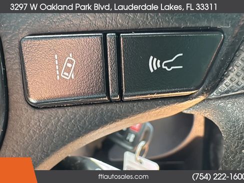 Used 2018 Toyota Corolla LE FWD image 43