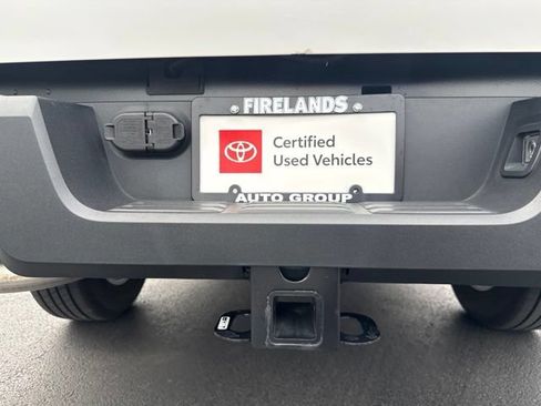 Used 2024 Toyota Tacoma SR AWD/4WD image 9