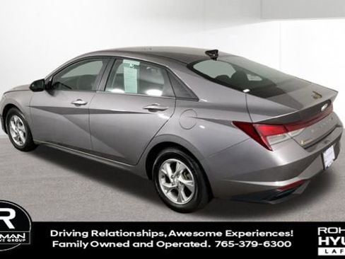 Used 2023 Hyundai Elantra SE w/ Preferred Accessory Package image 8