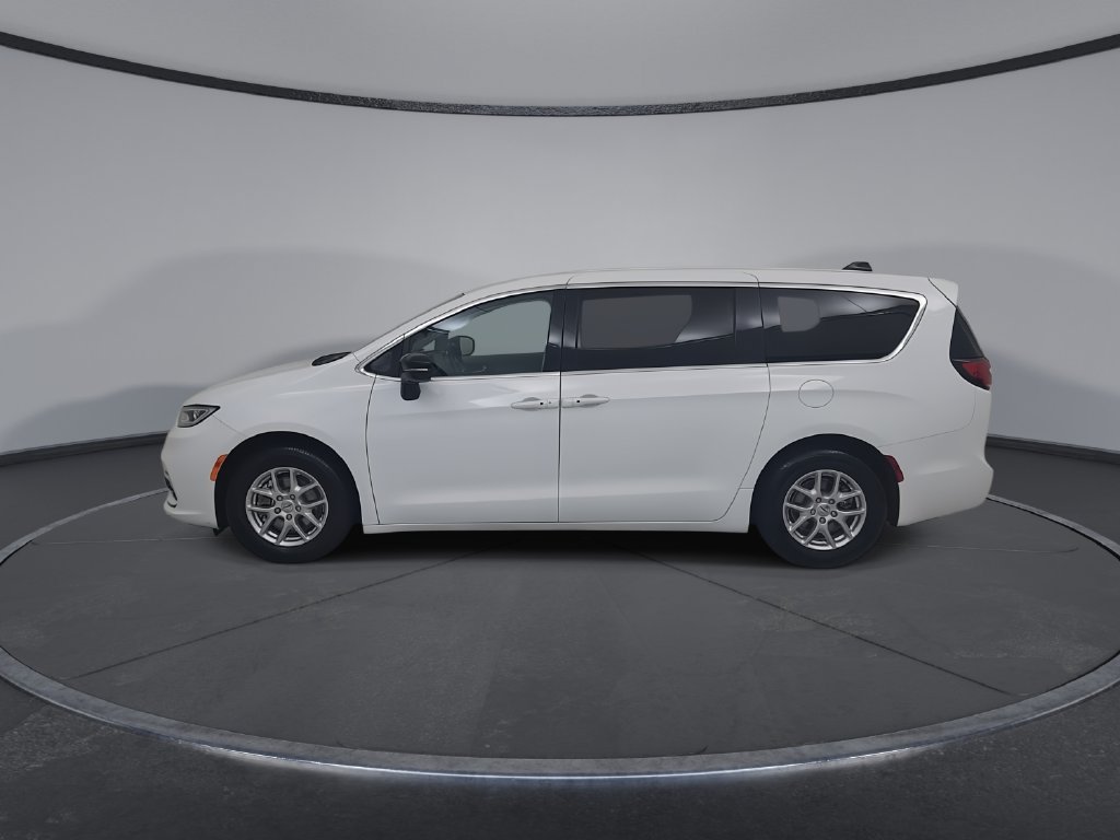 Certified 2024 Chrysler Pacifica Touring-L FWD image 11