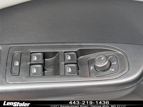 Used 2024 Volkswagen Taos SE FWD image 18