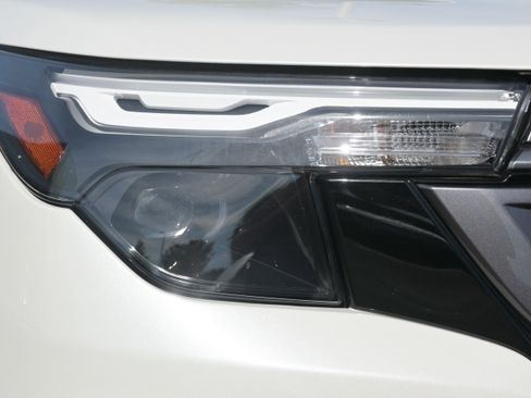 Certified 2025 Subaru Forester Premium AWD/4WD image 11