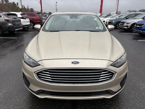 Used 2019 Ford Fusion SE image 2