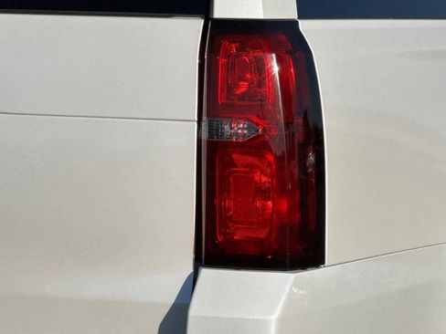 Used 2016 Chevrolet Suburban LTZ AWD/4WD image 32