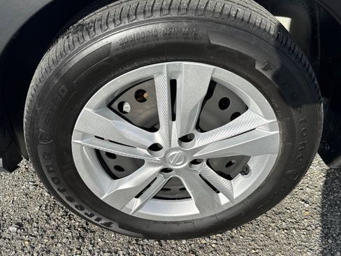 Used 2024 Nissan Kicks S image 19