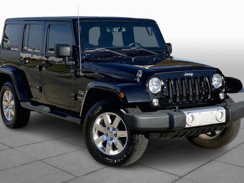 Used 2015 Jeep Wrangler Unlimited Sahara image 3