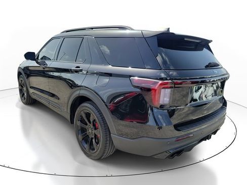 Used 2025 Ford Explorer ST RWD image 3