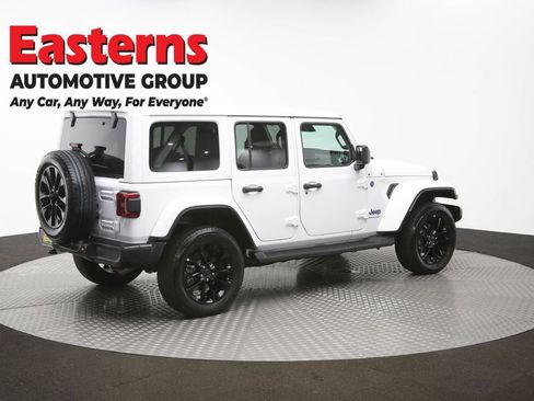 Used 2025 Jeep Wrangler Unlimited Sahara AWD/4WD image 42