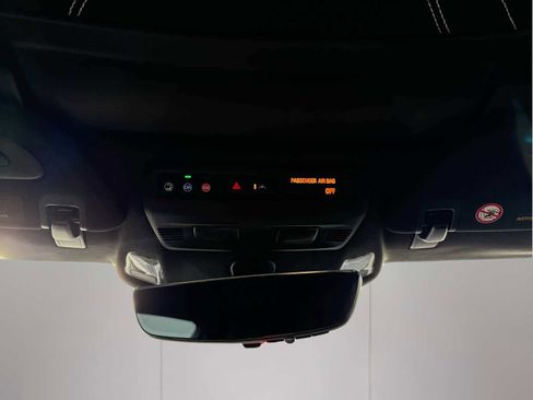 Used 2024 Chevrolet Corvette Stingray Premium Cpe w/ Z51 Performance Package image 18