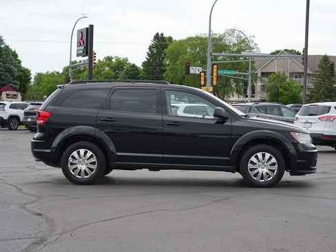 Used 2018 Dodge Journey SE w/ Safe & Sound Group AWD/4WD image 2
