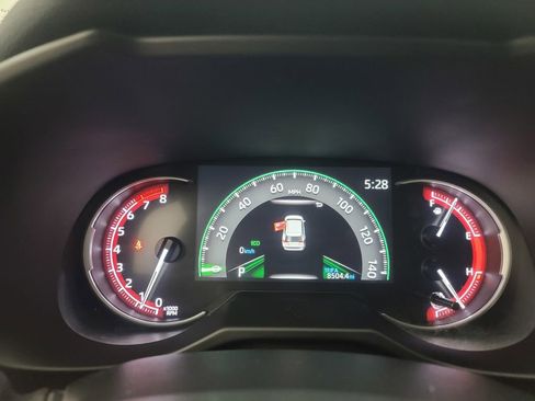 Used 2025 Toyota RAV4 XLE image 28