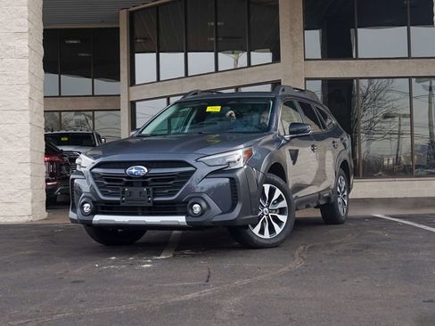 Used 2023 Subaru Outback Limited AWD/4WD image 6