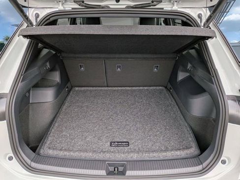 New 2026 Volkswagen Tiguan SE R-Line FWD image 13