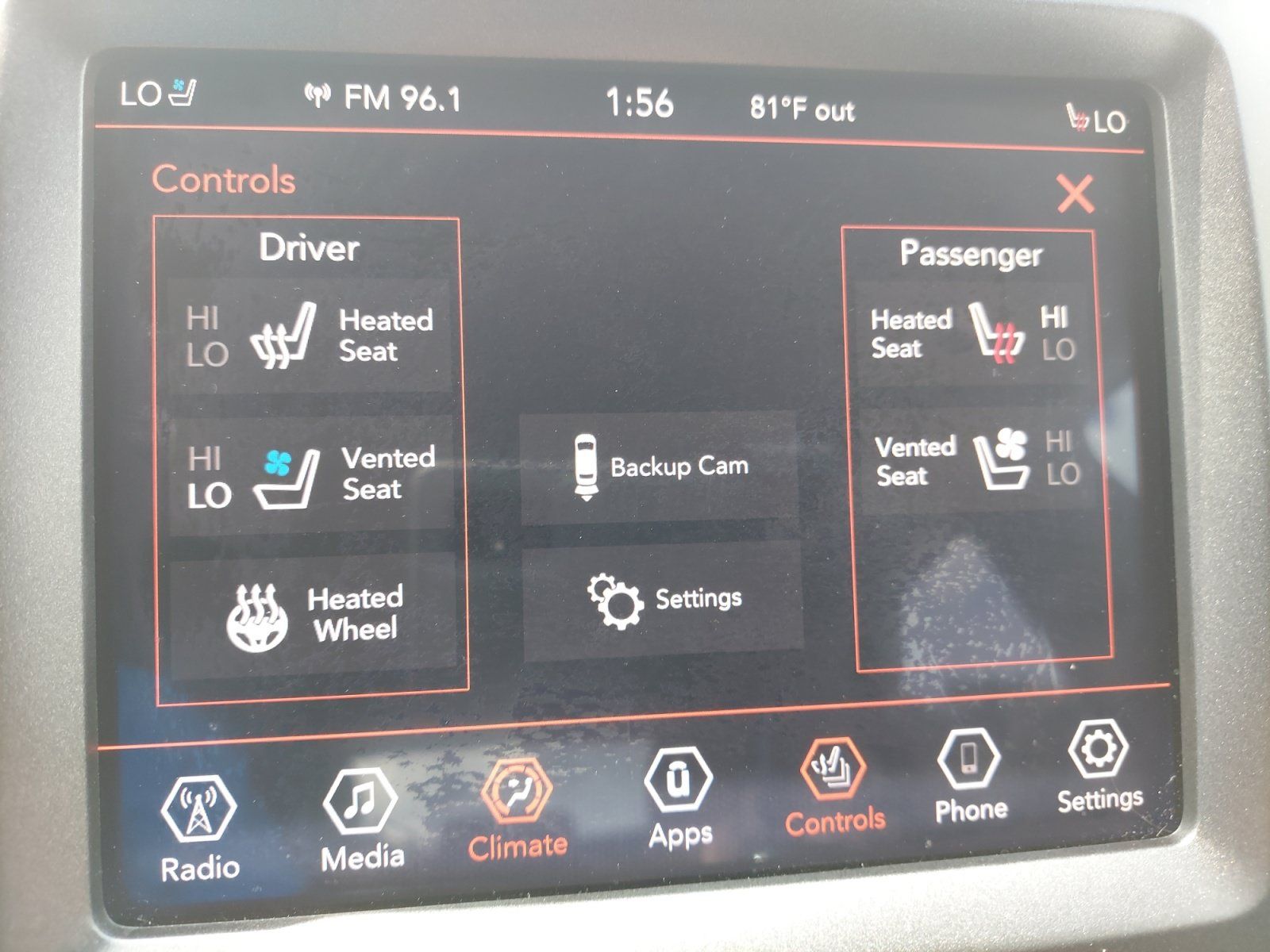 Used 2019 Jeep Cherokee Trailhawk AWD/4WD image 22