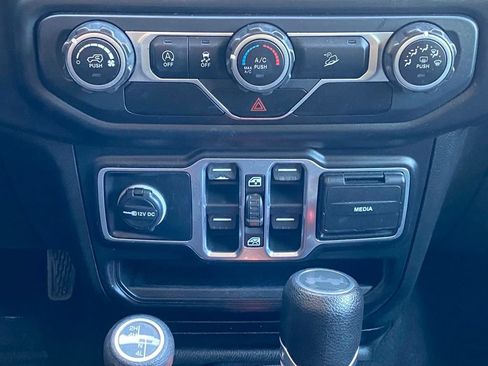 Used 2020 Jeep Wrangler Unlimited Sport S AWD/4WD image 16