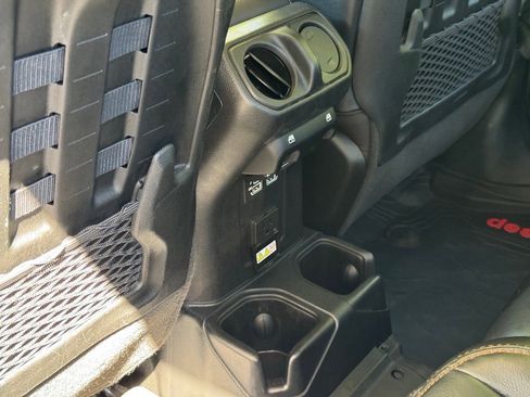 Used 2021 Jeep Gladiator Mojave w/ Dual Top Group image 19