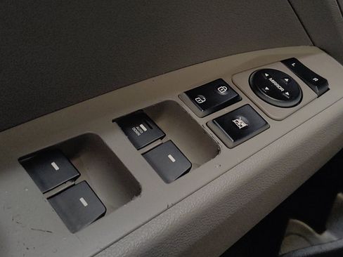 Used 2017 Hyundai Elantra SE image 27