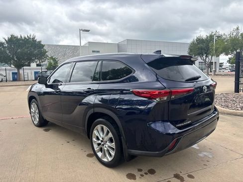 Used 2022 Toyota Highlander Limited AWD/4WD image 7