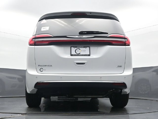 New 2025 Chrysler Pacifica Select w/ Uconnect Theater Family Group AWD/4WD image 50