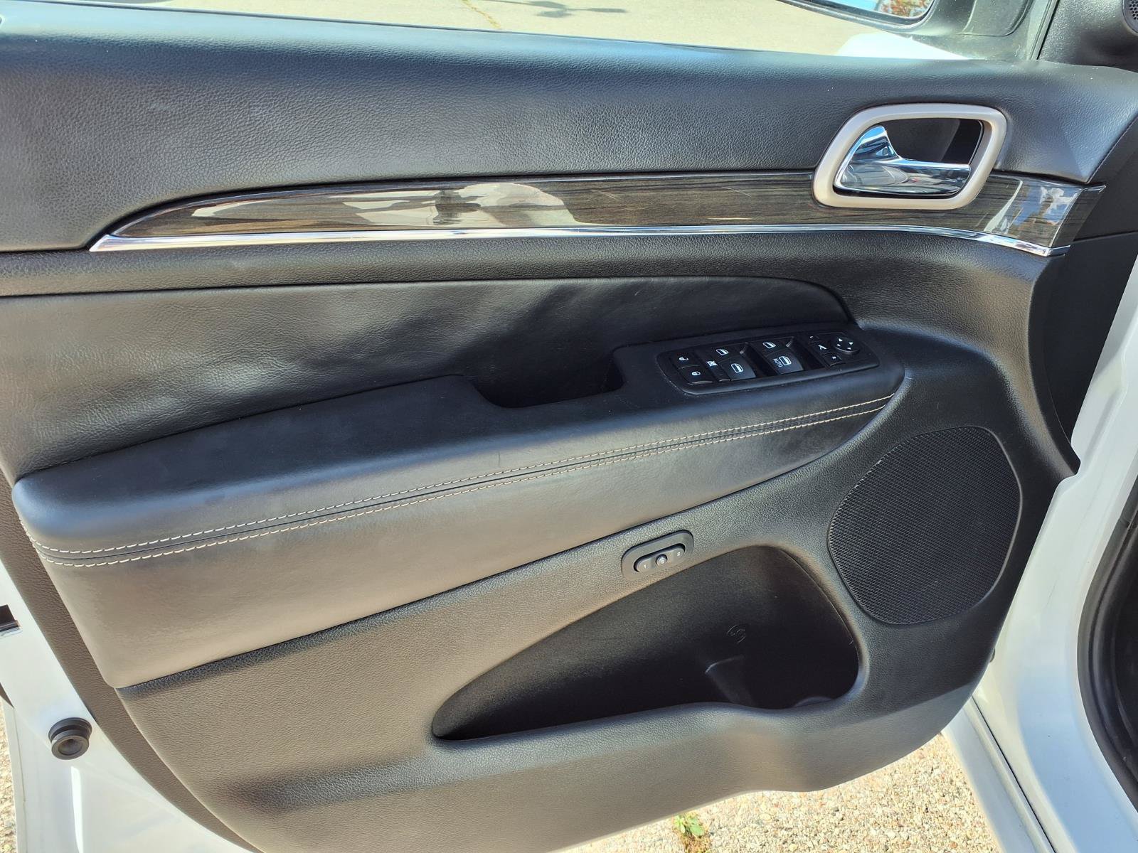 Used 2015 Jeep Grand Cherokee Overland RWD image 15