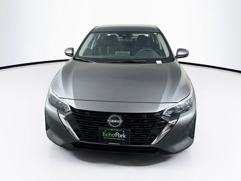 Used 2024 Nissan Sentra SV FWD image 2
