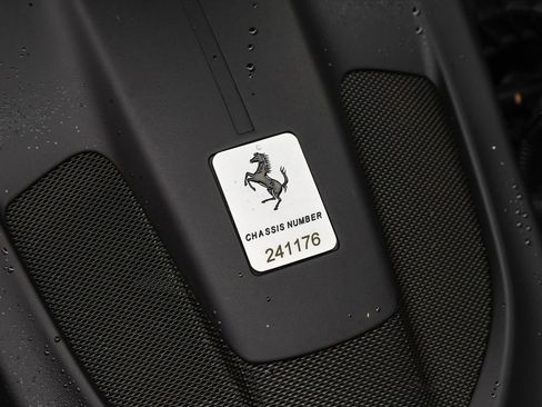 Used 2019 Ferrari Portofino image 32