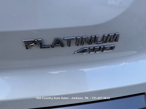 Used 2022 Nissan Pathfinder Platinum w/ Cargo Package AWD/4WD image 10
