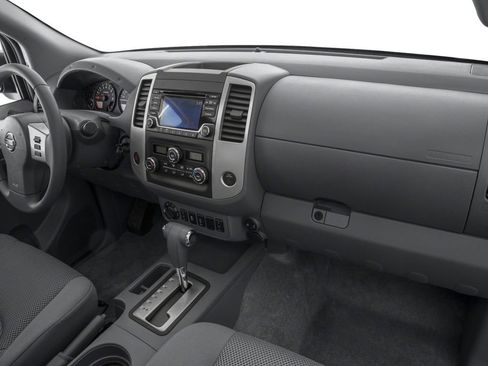 Used 2017 Nissan Frontier SV w/ SV Value Truck Package AWD/4WD image 13
