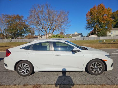 Used 2017 Honda Civic EX image 7
