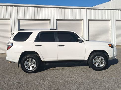 Used 2019 Toyota 4Runner SR5 image 4