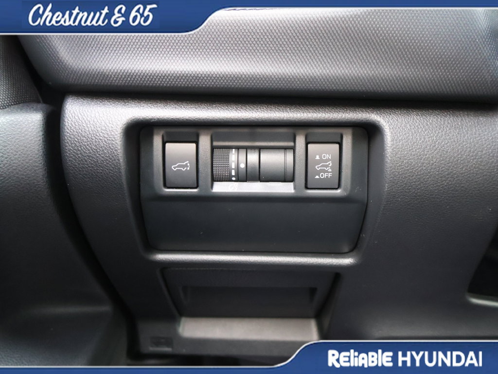 Used 2025 Subaru Forester Premium AWD/4WD image 32