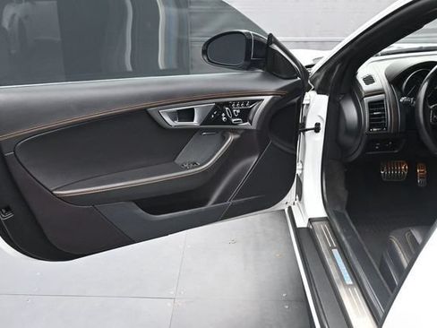 Used 2015 Jaguar F-TYPE R RWD image 15