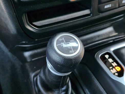 Used 2022 Jeep Wrangler Unlimited Sport AWD/4WD image 23