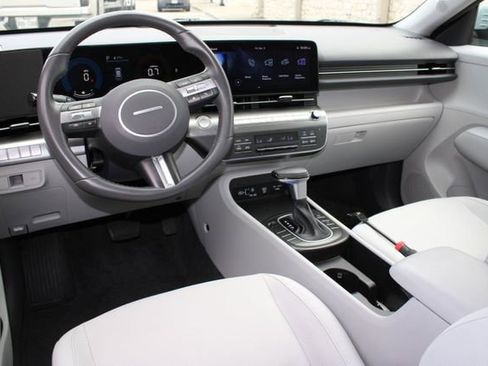 Used 2025 Hyundai Kona SEL image 4