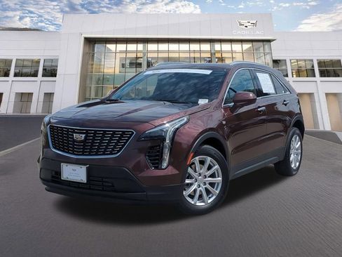 Used 2023 Cadillac XT4 Luxury w/ Cold Weather Package FWD image 1
