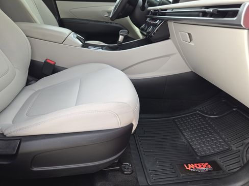 Used 2025 Hyundai Tucson SEL image 16
