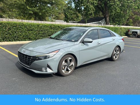 Used 2022 Hyundai Elantra SEL w/ Convenience + Premium Package FWD image 1