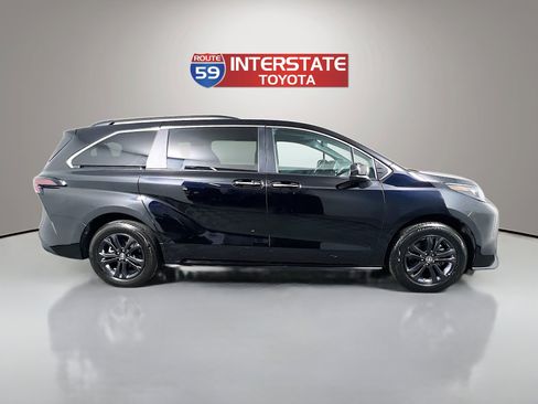 Certified 2024 Toyota Sienna XLE Woodland Edition AWD/4WD image 8