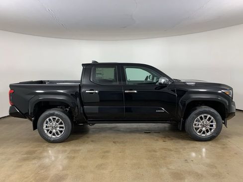 Used 2026 Toyota Tacoma Limited AWD/4WD image 7
