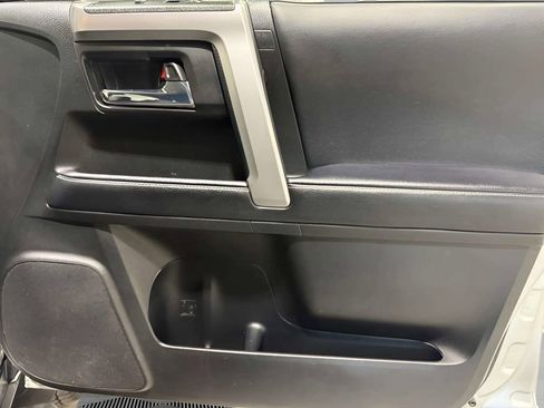 Used 2022 Toyota 4Runner SR5 AWD/4WD image 11