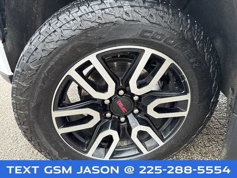 Used 2024 GMC Sierra 1500 AT4 w/ Technology Package AWD/4WD image 10